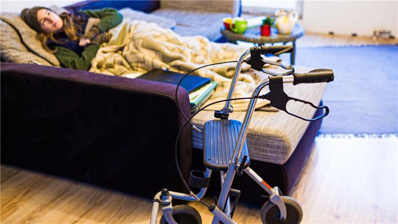 Eine Niedersächsin kämpft um Anerkennung nach Corona-Impfung Viele Betroffene von ME/CFS sind dauerhaft arbeitsunfähig oder sogar bettlägerig.