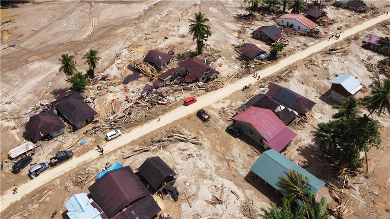 Viele Dörfer sind in den Schlammassen versunken.