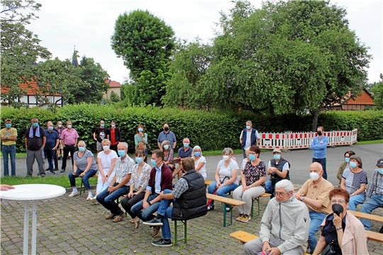 Wählergemeinschaft Ostharingen stellt Liste für Ortsrat auf Viele Einwohnerinnen und Einwohner Ostharingens sind bei der Aufstellung der Kandidatenliste für den Ortsrat dabei.  Foto: Privat