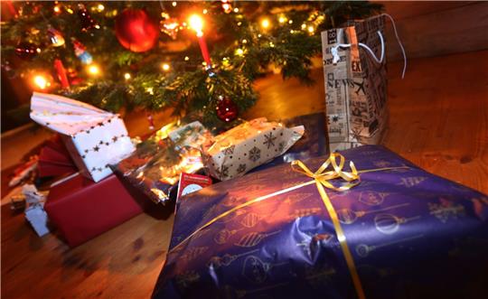 Viele Eltern suchen zu Weihnachten gezielt nach gebrauchten Spielzeugen, diese sind aber oft mit Schadstoffen belastet.