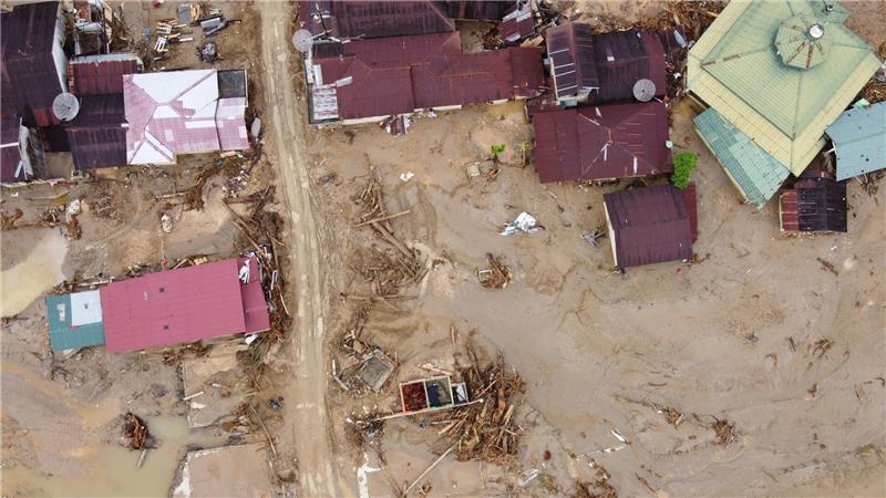 Viele Gemeinden waren nach Sturzfluten von der Außenwelt abgeschnitten.