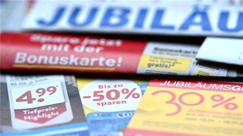 Kunden vermissen gedruckte Werbeprospekte Viele Händler setzen weiterhin auf Print-Werbung. (Symbolbild)