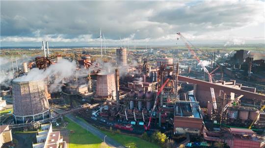 Viele Industrieunternehmen klagen über hohe Abgaben, steigende Energiekosten und überbordende Bürokratie. (Symbolbild)