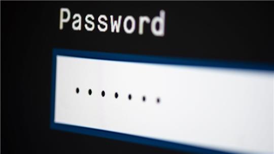 Viele Internetnutzer vernachlässigen den Schutz ihrer E-Mail-Konten drastisch. (Symbolbild)