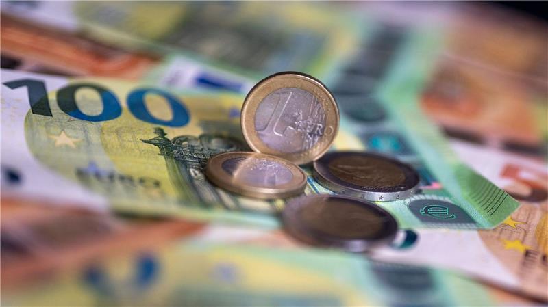 Bund soll Kommunen bei Altschulden unter Arme greifen Viele Kommunen können sich wegen hoher Schulden wichtige Sanierungen nicht mehr leisten. (Symbolbild)