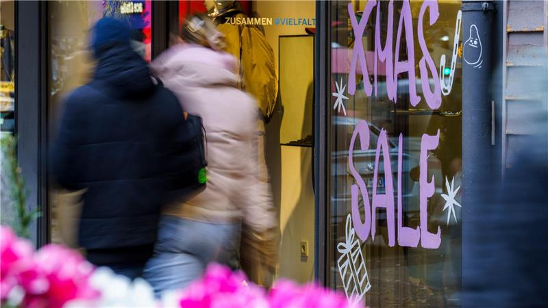 Viele Kunden schauten im Weihnachtsgeschäft stark auf Preise und Rabatte.