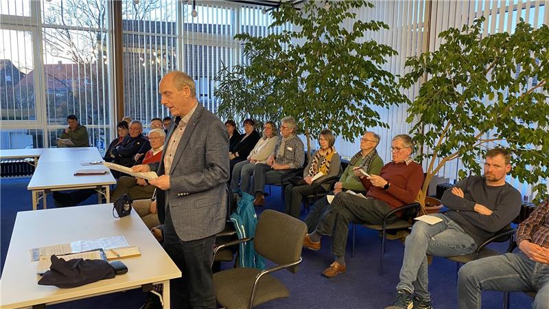 Lutteraner und Hahäuser melden sich im Bauausschuss zu Wort Viele Lutteraner kommen in die Bauausschusssitzung, bei der auch das Thema Windkraft eine Rolle spielt.