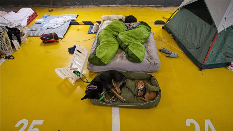 Viele Menschen in Israel schlafen derzeit in Tiefgaragen oder Schutzräumen. (Archivbild)