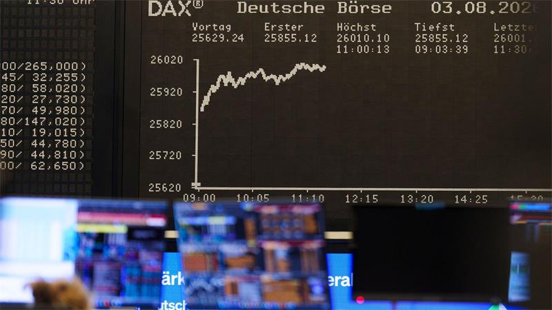 Nur die Schweizer sparen mehr als die Deutschen Viele Menschen trauen sich nicht, Geld an der Börse anzulegen. (Archivbild)