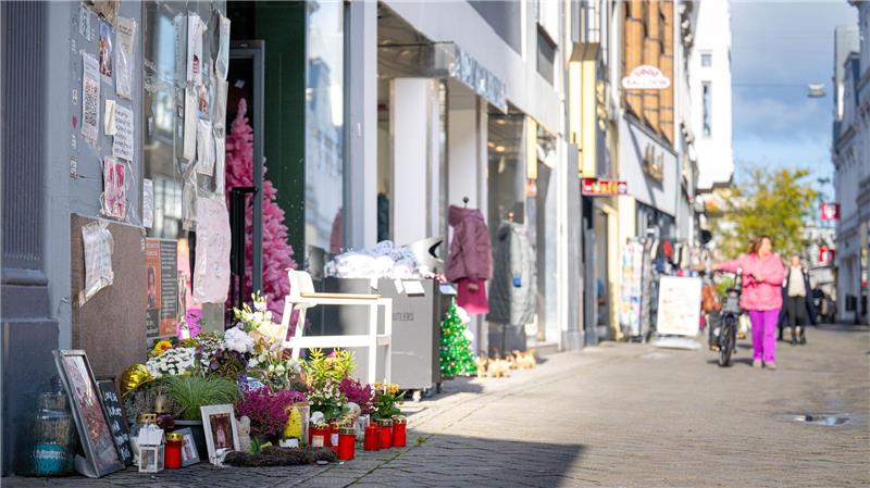 Tödliche Polizeischüsse - Anklagegrund sorgt für Kritik Viele Menschen trauern um den erschossenen Lorenz aus Oldenburg und fordern lückenlose Aufklärung. (Archivbild)