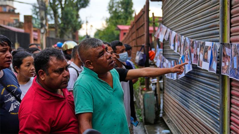 „Ist da jemand?“ - Verzweifelte Suche im Himalaya Viele Menschen werden immer noch vermisst.