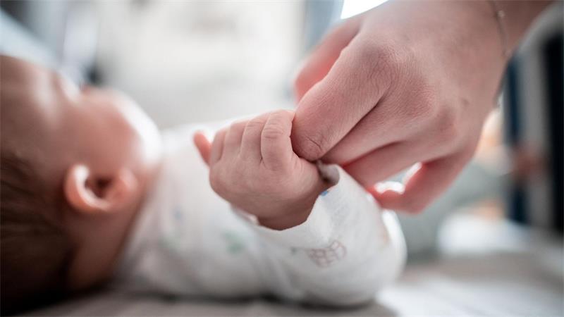 Viele Menschen wünschen sich, ein Leben mit Kindern zu führen. (Archivbild)
