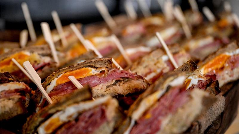 Gastro-Preise um ein Viertel gestiegen - Branche unter Druck Viele Restaurantspeisen sind in den vergangenen Jahren deutlich teurer geworden.