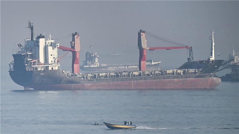US-Militär: Angriffe auf Ziele im Iran und Minenleger-Boote Viele Schiffe sitzen wegen der Blockade der Meerenge fest. (Archivbild)