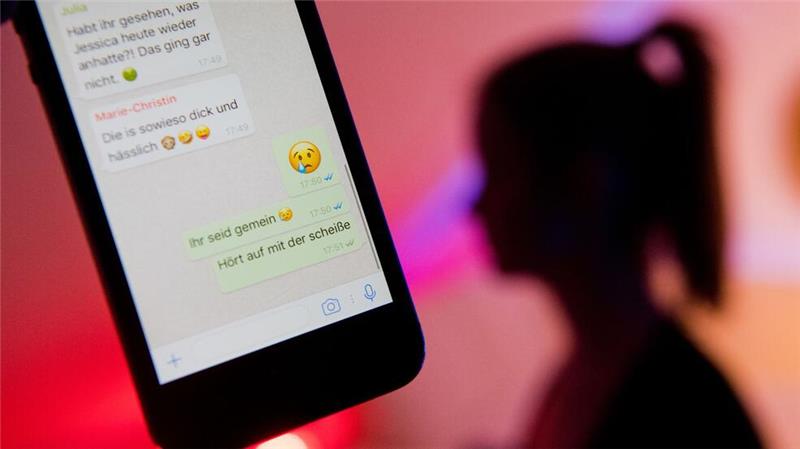 Immer mehr Opfer von Cybermobbing - Was hilft Betroffenen? Viele Schülerinnen und Schüler in Deutschland sind von Cybermobbing betroffen. (Symbolbild)