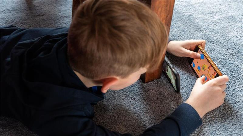 Viele Spiele enthalten Mechanismen, die gerade Kinder und Jugendliche zu weiteren Käufen animieren sollen. (Symbolbild)