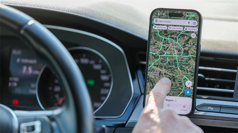 Viele Wege führen in eine positive Zukunft – schauen Sie nicht zu oft in den Rückspiegel.