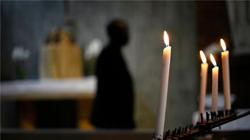 Viele berühmte Menschen haben sich 2025 von der Welt verabschiedet. (Symbolbild)