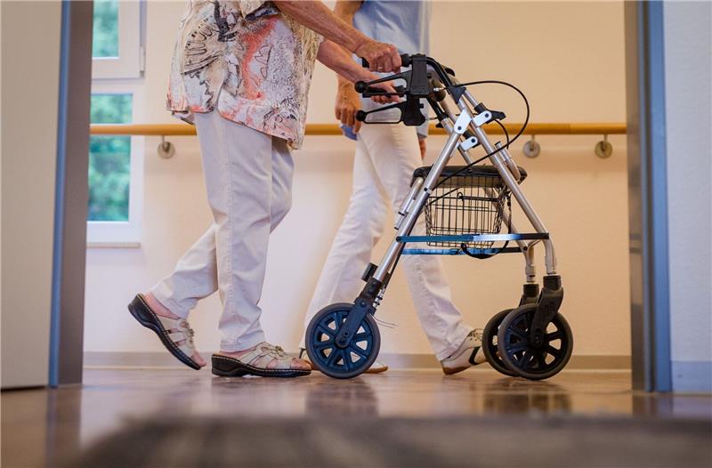Personalmangel in der Pflege wird „immer gravierender” «Viele der Beschäftigten in Pflegeeinrichtungen haben andere Berufe erlernt - oder gar keinen Berufsabschluss erworben.»