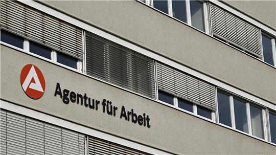 Viele junge Erwachsene haben keinen Berufsabschluss und damit schlechte Chancen auf dem Arbeitsmarkt.