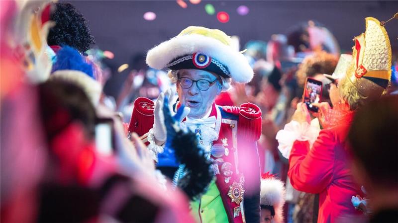 Viele klassische Kostüme sind in der Mainzer TV-Fastnacht zu sehen. 