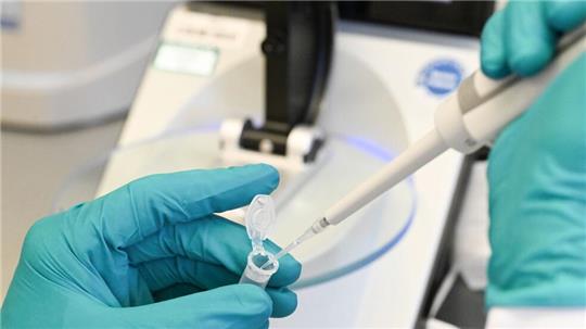 Vielen Unternehmen fehlen Fachkräfte - in Südniedersachsen vor allem im Bereich „Life Science“. (Symbolbild)