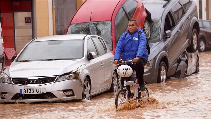 Dürren, Fluten, Extremregen: Wasserkreislauf aus den Fugen Vielerorts haben Überflutungen für Zerstörung gesorgt. (Archivbild)
