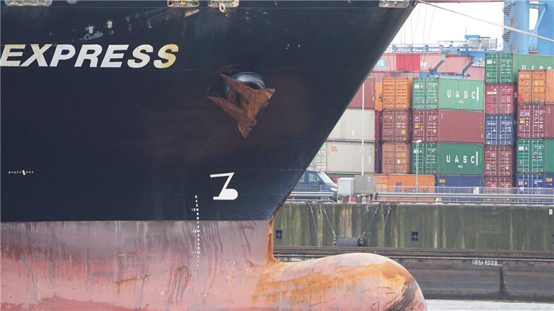 Vier Containerschiffe von Hapag-Lloyd sitzen den Angaben nach noch im Golf fest. (Archivbild) 