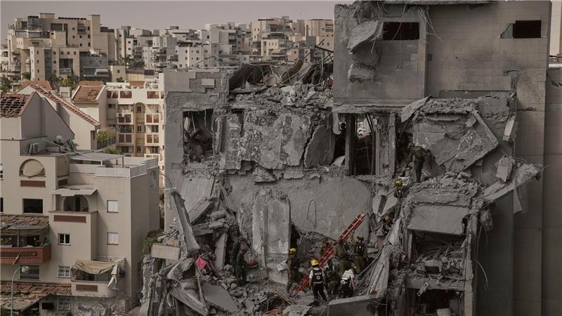 Vier Menschen wurden in der israelischen Stadt Beerscheva getötet, als ihr Wohnhaus von einer iranischen Rakete getroffen wurde.