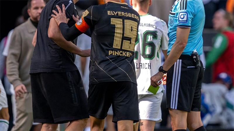 Elversberg besiegt nach Riesen-Comeback auch Gladbach Vincent Wagner sah die Gelb-Rote Karte.