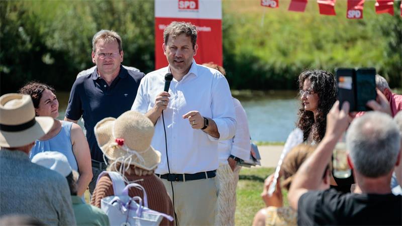 Vizekanzler Lars Klingbeil beim Sommerfest der SPD Verden.