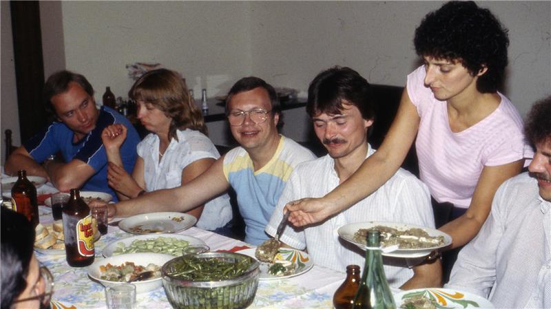 Hornburg freut sich auf musikalische Gäste aus Montelabbate Völkerverständigung beim Essen: (v.l.) Bodo Meyer, Elke Meyer, Helmut Pohl, Christian Bartels und Emanuela „Manu“ Duranti.