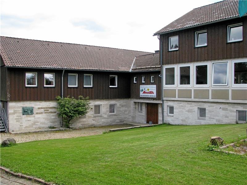 Völlig verlassen liegt das Schullandheim der Stadt Wolfsburg nun auf der St. Andreasberger Jordanshöhe.  Foto/Archivfoto: Siebeneicher