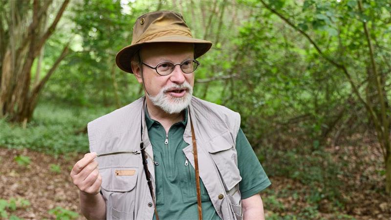 Vogelstimmenimitator Uwe Westphal.