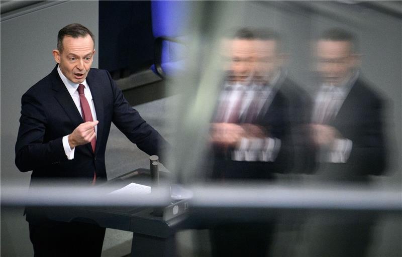 Digitale Auto-Zulassungen sollen einfacher werden Volker Wissing (FDP), Bundesminister für Verkehr und Digitales, hat sich dafür eingesetzt, Neuwagen zukünftig digital zulassen zu können.