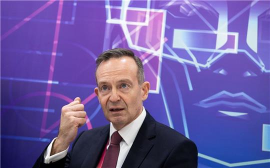 Volker Wissing (FDP), Bundesminister für Verkehr und Digitales, sagt zur KI-Regulierung: «Wir sollten dabei nicht prohibitiv denken»