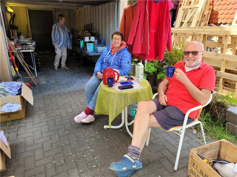 Volker und Ute Taube planen bereits wieder den Hof- und Garagenflohmarkt in Zellerfeld. Bei der Aktion im Juni soll es einige Neuerungen geben. Archivfoto: Exner