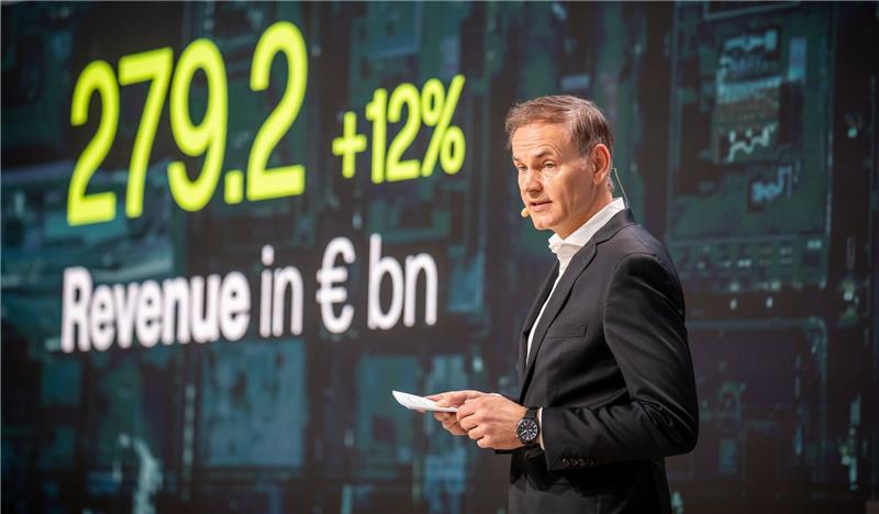 VW will Krisen abschütteln und stark investieren Volkswagen-CEO Oliver Blume legt in Berlin die Geschäftszahlen für 2022 vor.