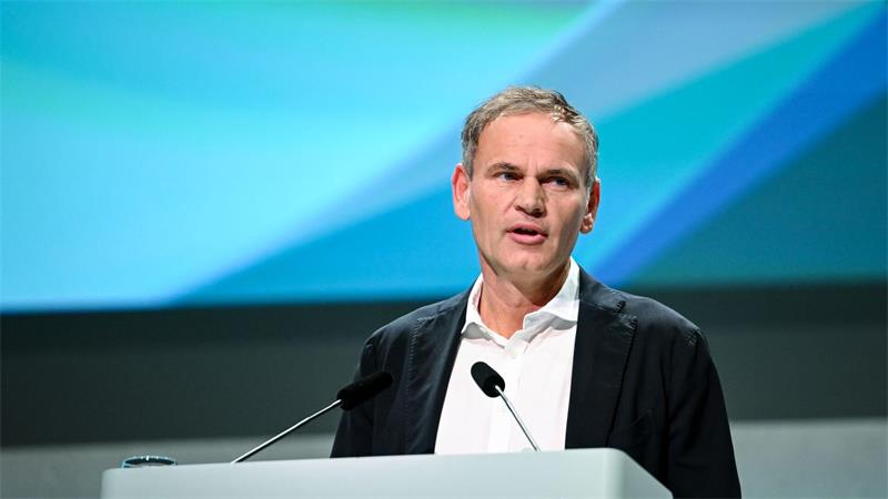 VW-Chef nennt erstmals eine Zahl: Bis zu 50.000 Jobs bedroht Volkswagen-Konzernchef Oliver Blume äußert sich erstmals zum möglichen Ausmaß des Stellenabbaus. (Archivbild)
