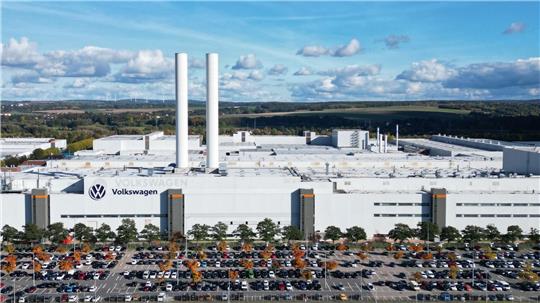 Volkswagen Sachsen begeht dieses Jahr sein 35. Jubiläum. Welche Zukunft hat die Fahrzeugproduktion in Zwickau? (Archivbild)