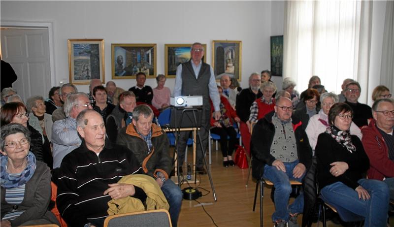 Voll besetzt war die Museumsgalerie des Heimatmuseums, als Henning Meyer über die Bedeutung der Mühlen-Ilse sprach.
