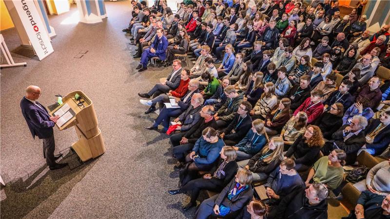 „Jugend forscht“: „Innovation kennt keine Altersgrenze“ Voll ist es bei der Preisverleihung in der Aula Academica.