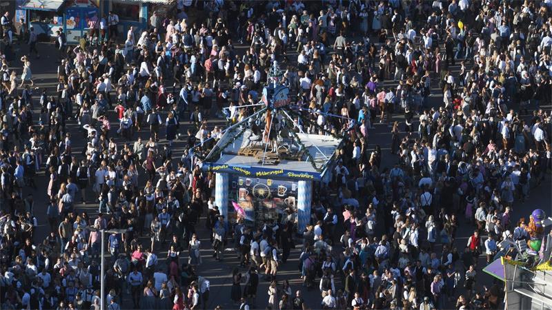 Wiesn-Halbzeit: Viel Andrang, gutes Wetter und zwei Unglücke Voll, voller, Oktoberfest.