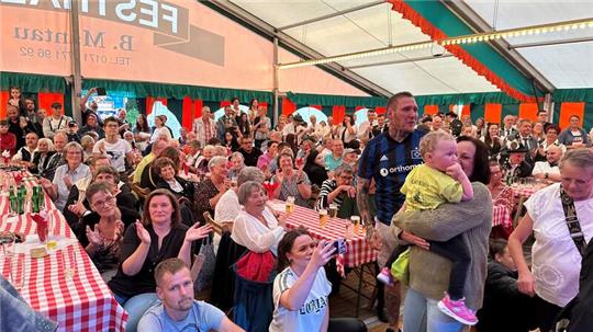 Volle Festzelte wie im Bild in Hohegeiß soll es an diesem Wochenende zum Schützenfest wieder in der Bergstadt und im Bergdorf geben.