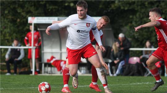 Volle Konzentration: Michael Ambrosius (26) ist aktuell Top-Torjäger der Fußball-Nordharzliga. In der laufenden Saison hat der 26-Jährige bereits neun Tore auf seinem Konto.