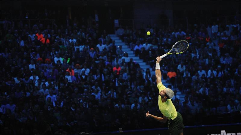 Chance oder Risiko fürs Tennis? Pure Dominanz von „Sincaraz“ Volle Konzentration beim Aufschlag: Carlos Alcaraz.