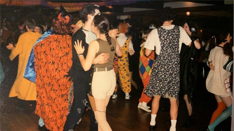 Volle Tanzfläche: Bis in die frühen Morgenstunden wird gefeiert.