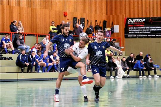 Voller Einsatz, aber faire Spiele. So wie dieses zwischen der SG Bredelem/Astfeld (weiße Trikots) und Wolfshagen. Foto: Epping