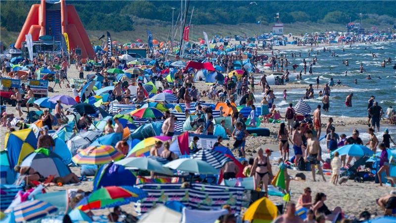 Bilder des Tages Voller Stand - Sommer an der Ostsee