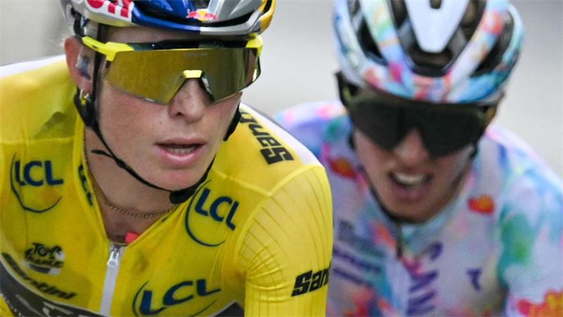Vollering im Duell mit Niewiadoma.